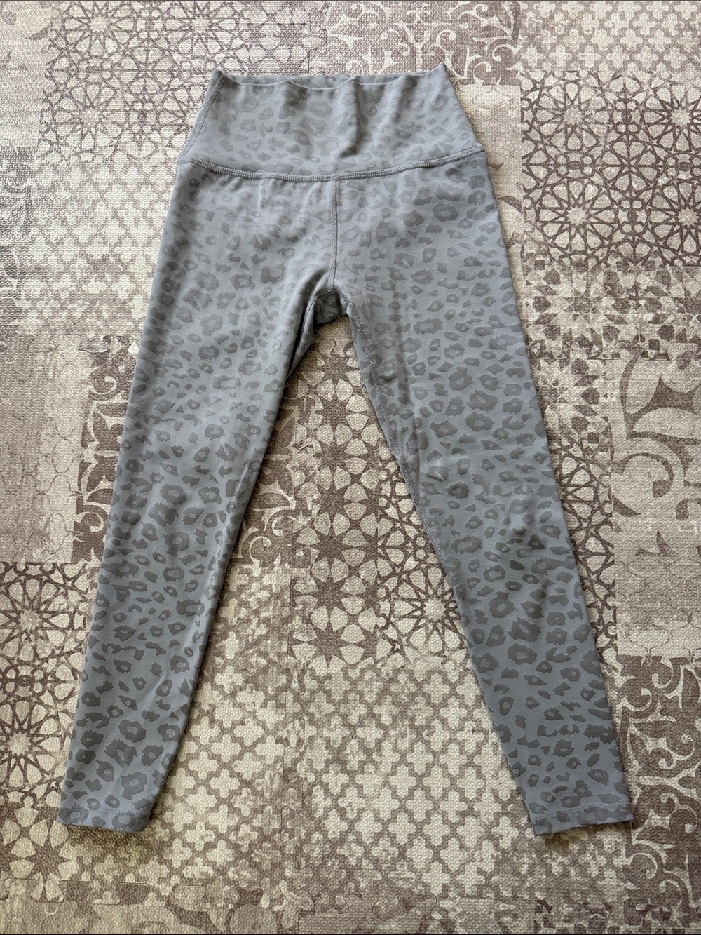 Beyond Yoga Leopard Studio Cropped Yoga Tank Top and High Waisted Legging Set - Picture 11 of 12